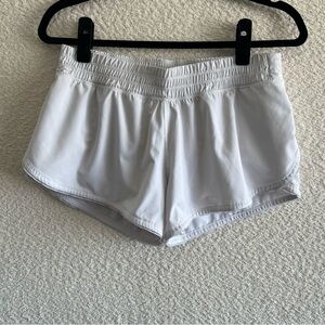 Lululemon Women’s Hotty Hot Cream‎ White Shorts Size 6